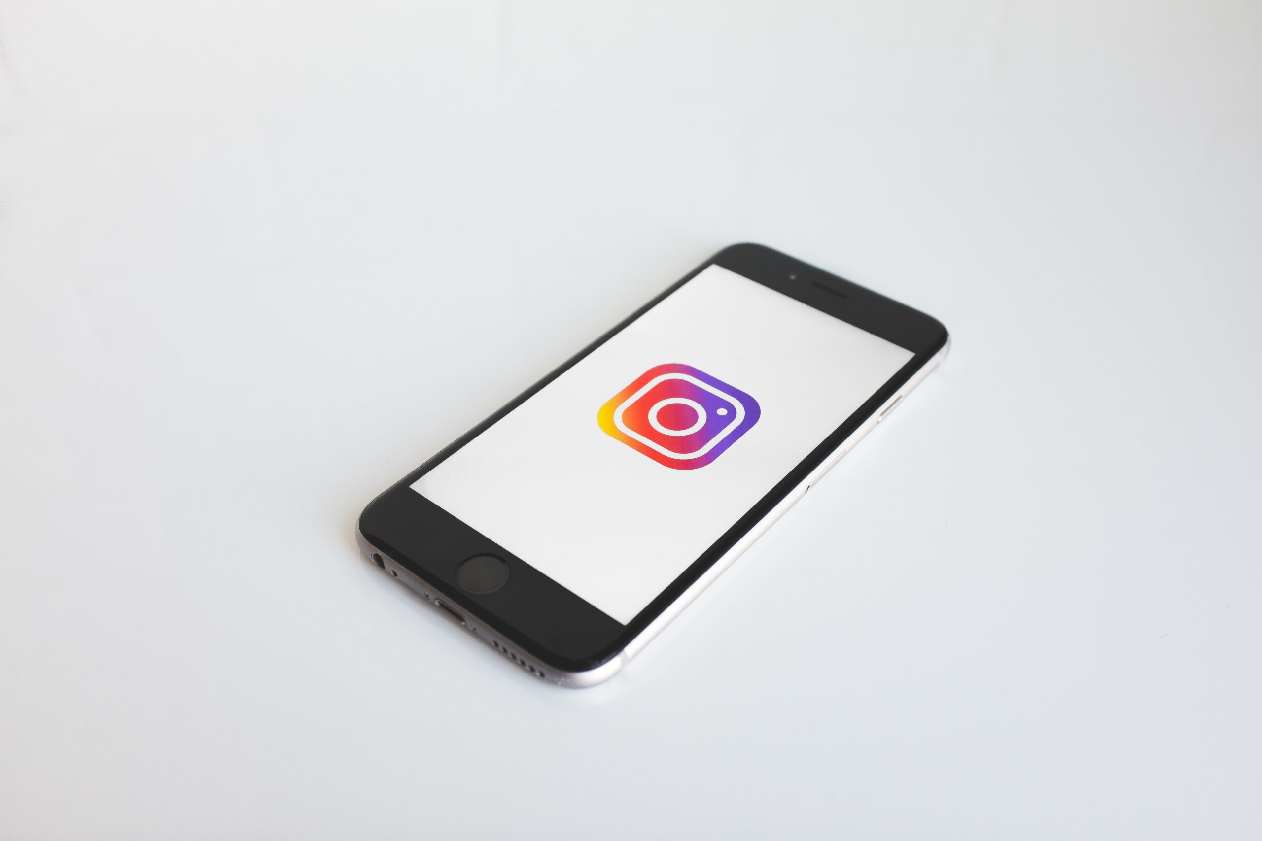 You are currently viewing How to Convert Clients Through Instagram?