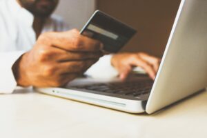 Read more about the article <strong>How You Can Set Up and Market An E-commerce Business</strong>